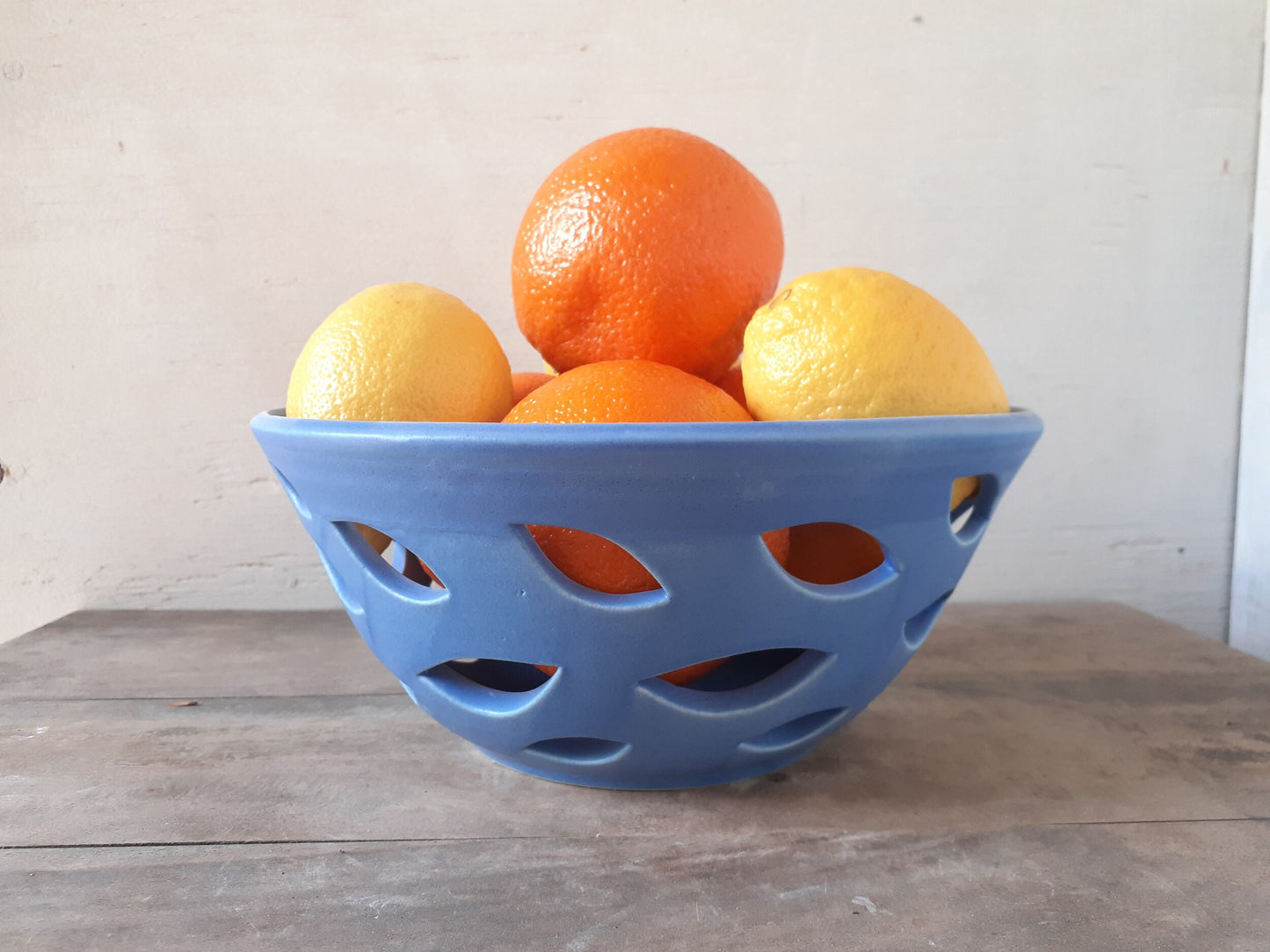 Round Cat Eye Fruit Bowl