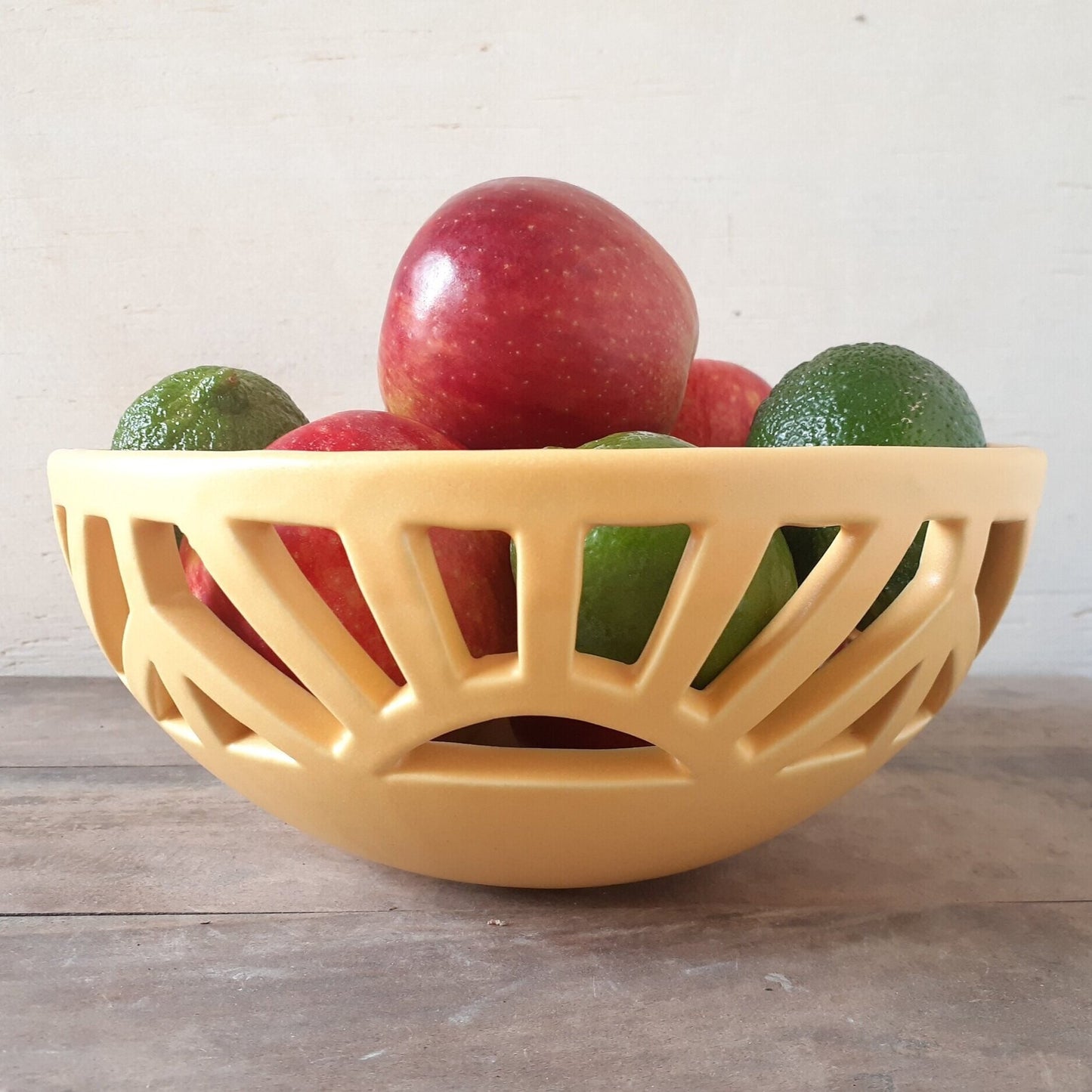 Round Sunshine Fruit Bowl