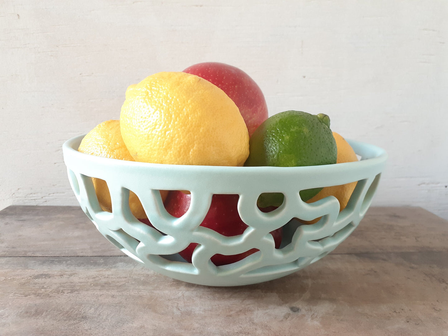 Round Swirl Fruit Bowl