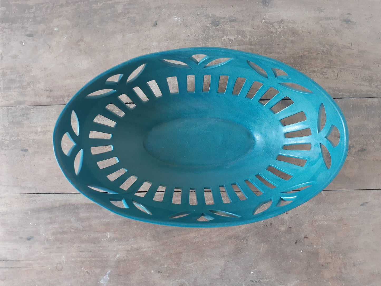 Oval Tulip Fruit Bowl